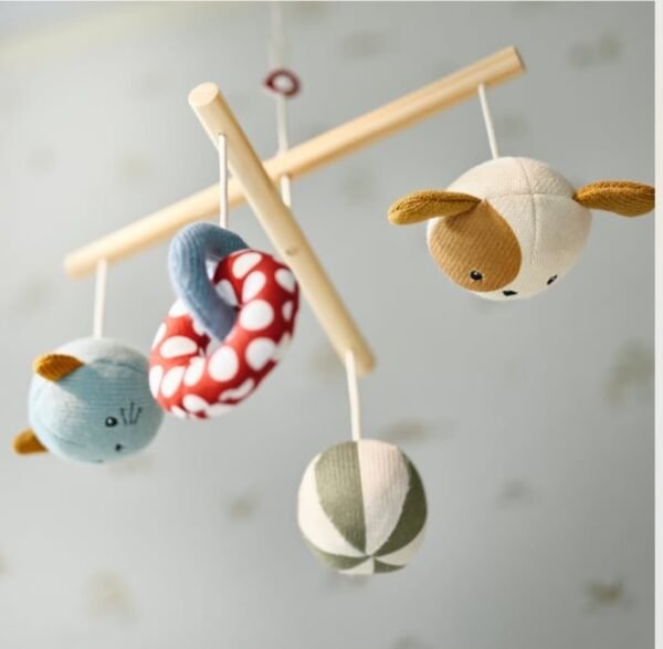 Baby crib mobile